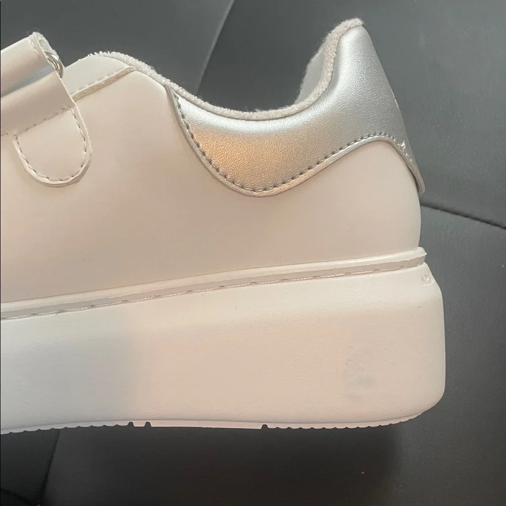 Armani Exchange White Women's Sneakers sz 7 - Picture 7 of 13